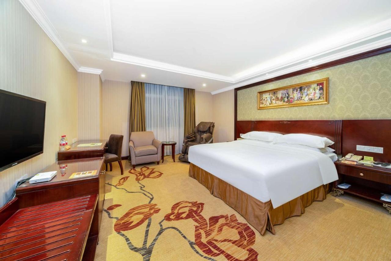 Vienna Hotel Dongguan Houjie Exhibition Center Exterior photo