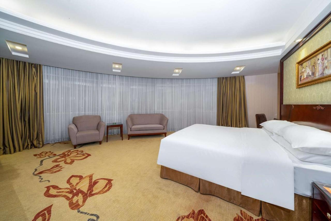 Vienna Hotel Dongguan Houjie Exhibition Center Exterior photo