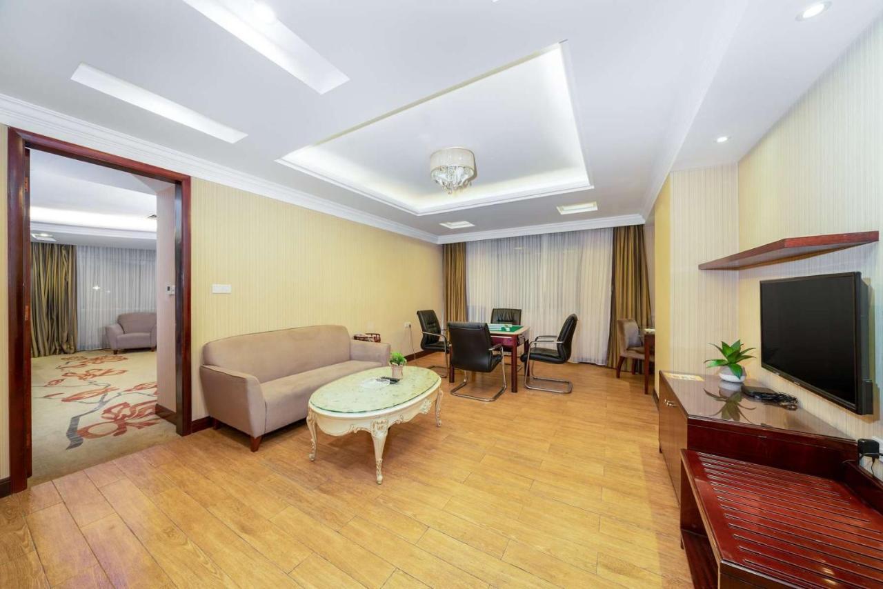 Vienna Hotel Dongguan Houjie Exhibition Center Exterior photo
