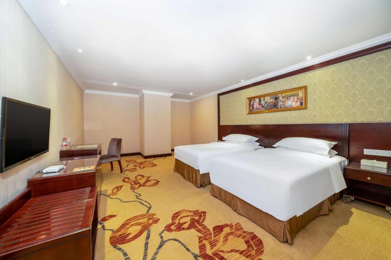 Vienna Hotel Dongguan Houjie Exhibition Center Exterior photo