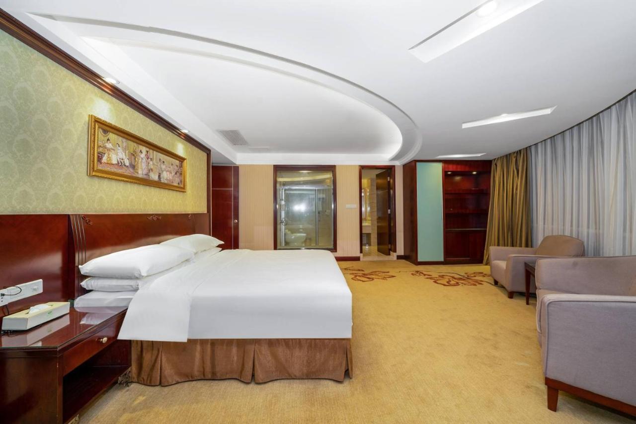 Vienna Hotel Dongguan Houjie Exhibition Center Exterior photo